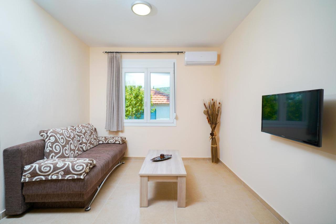 Skála Marión Theodore Apartments מראה חיצוני תמונה